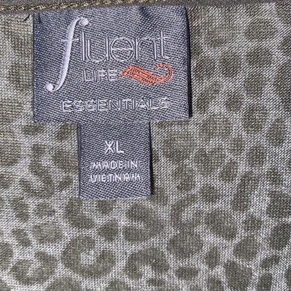 Animal print sleeveless blouse - Picture 3 of 6